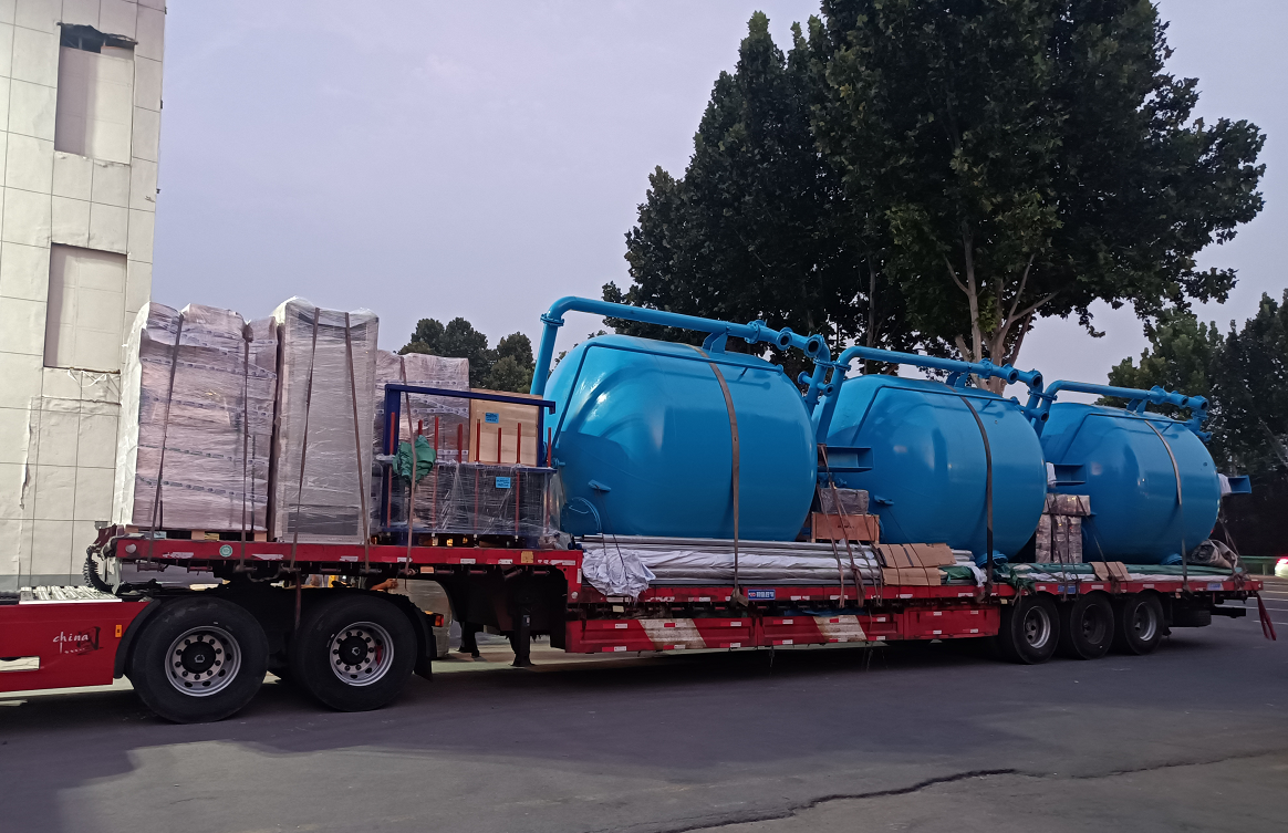 【川一股份】108T單級(jí)反滲透設(shè)備+110T軟化水設(shè)備裝車(chē)發(fā)往新疆塔城